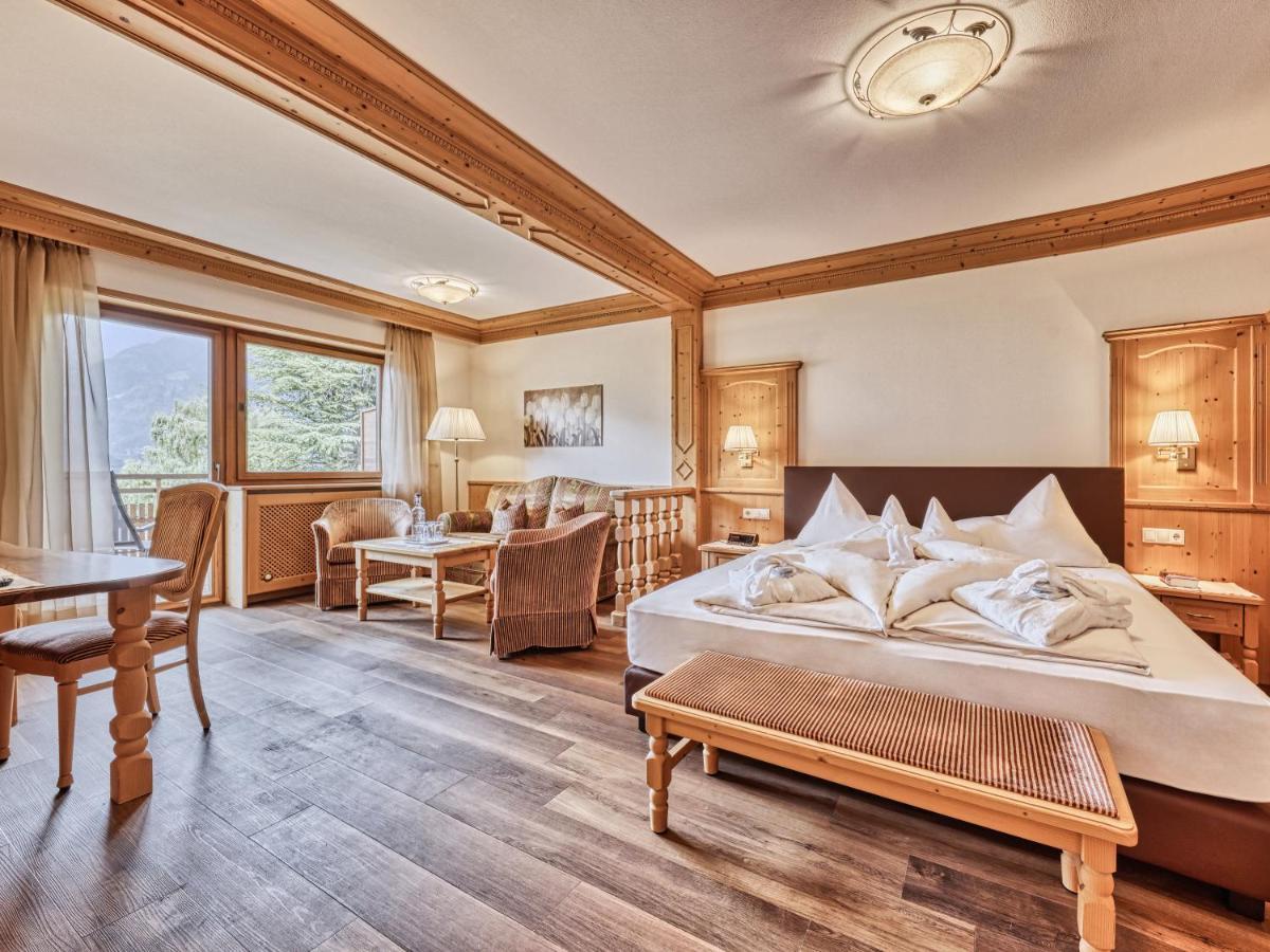 Hotel Traubenheim تيرولو المظهر الخارجي الصورة